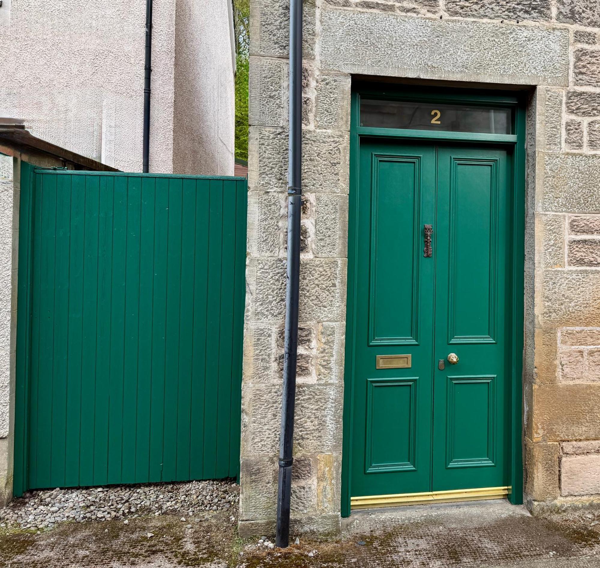 Rosebery House In Quiet Area Of Centre Inverness