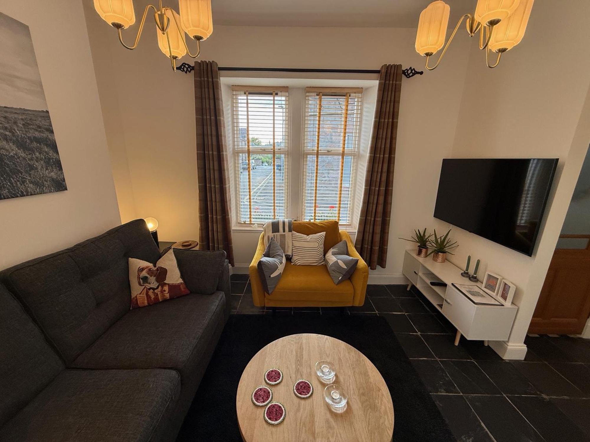 Rosebery House In Quiet Area Of Centre Inverness