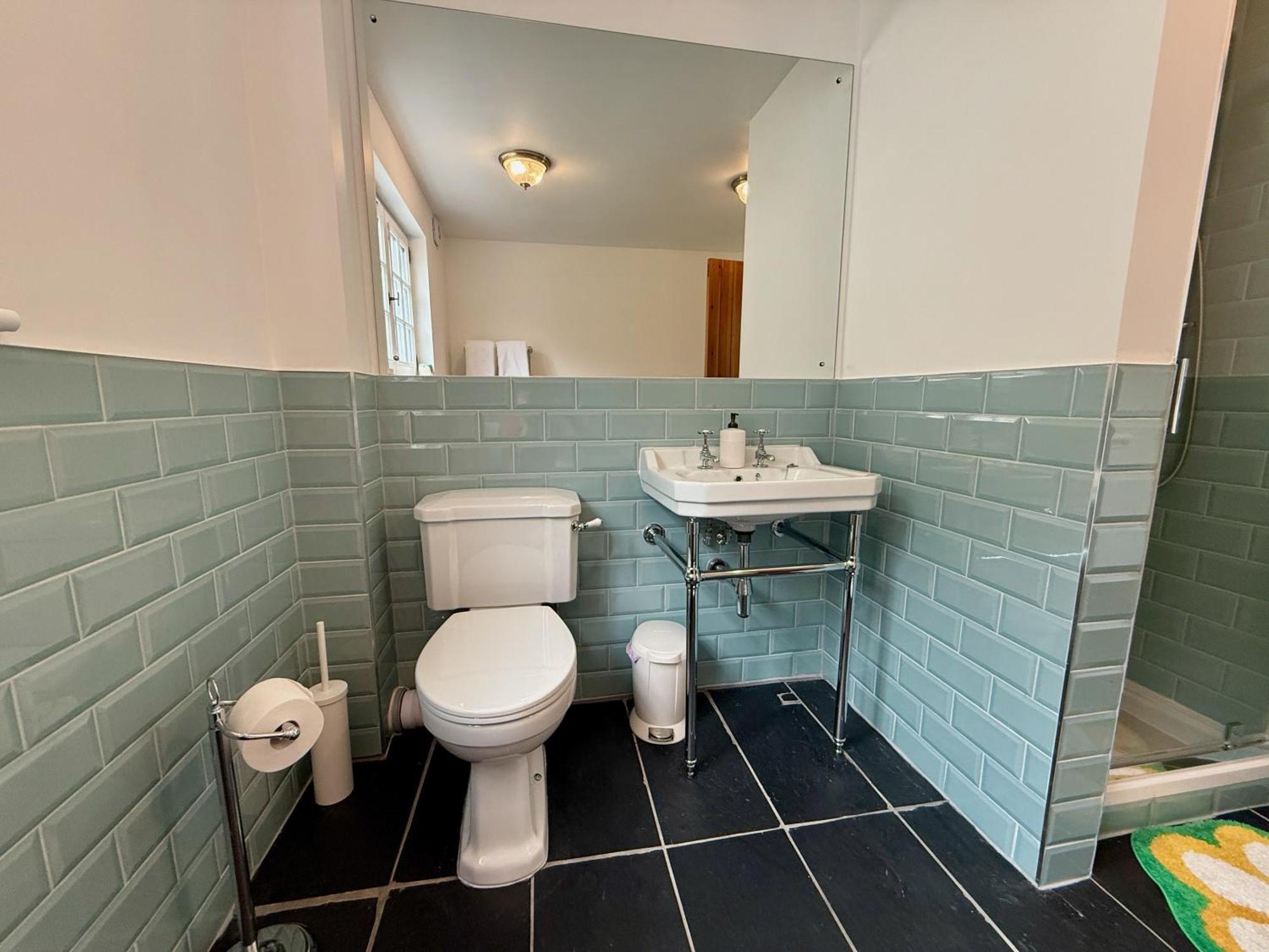 Apartment Rosebery House In Quiet Area Of Centre