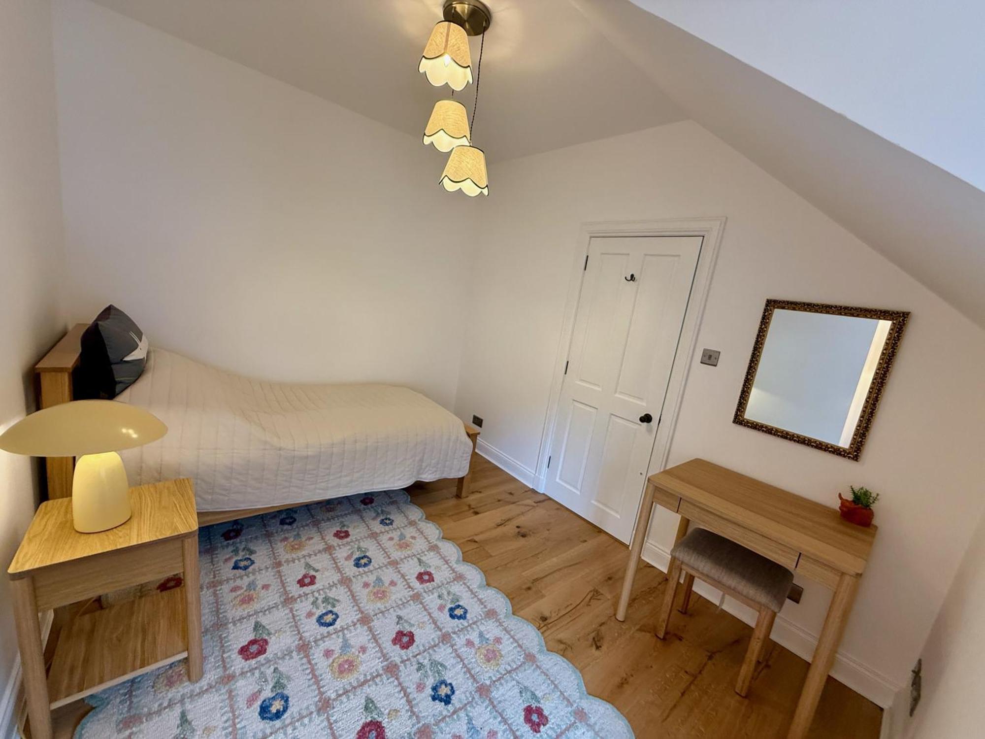 Apartment Rosebery House In Quiet Area Of Centre *